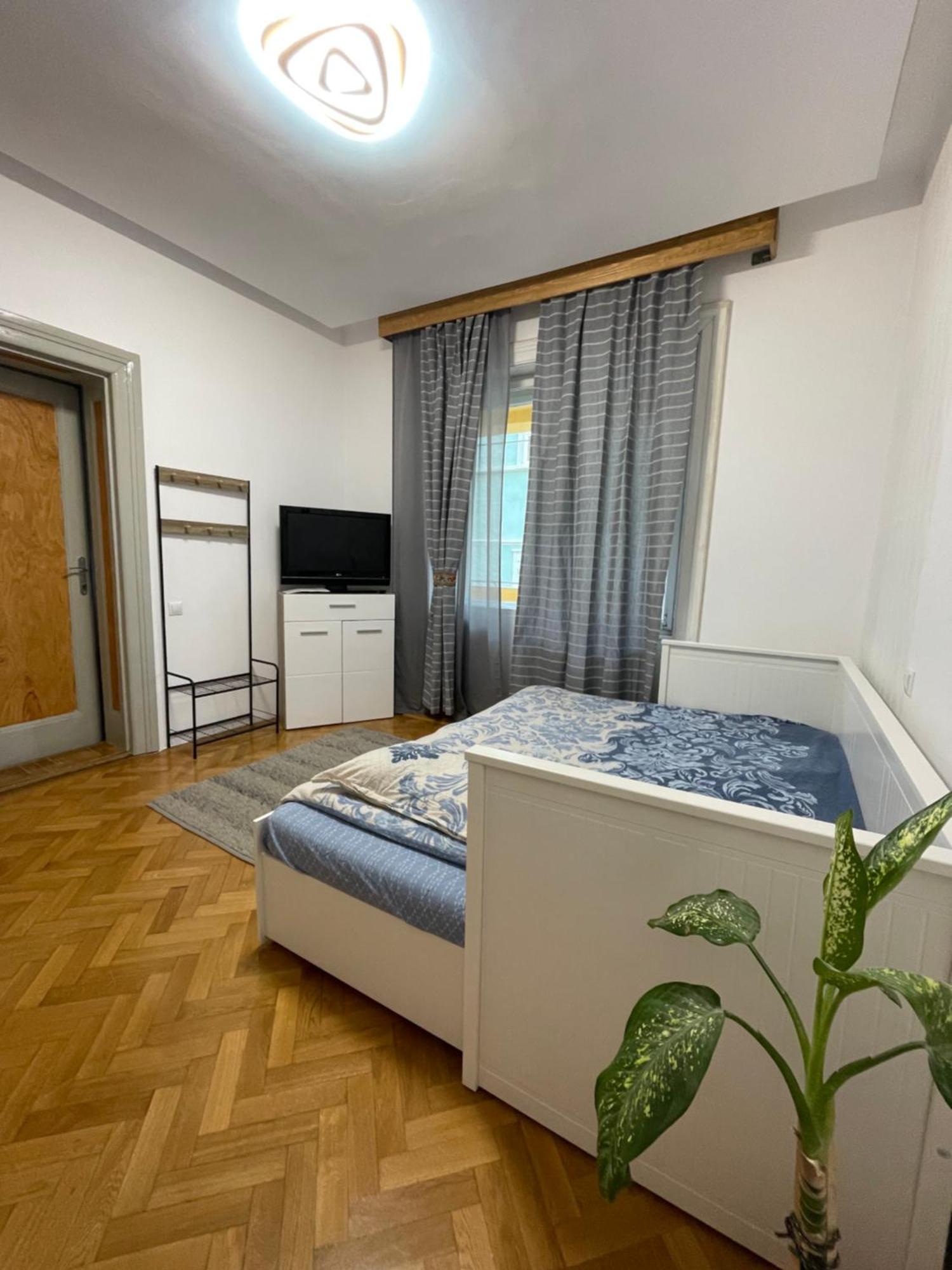 Vinczefi's Apartment
